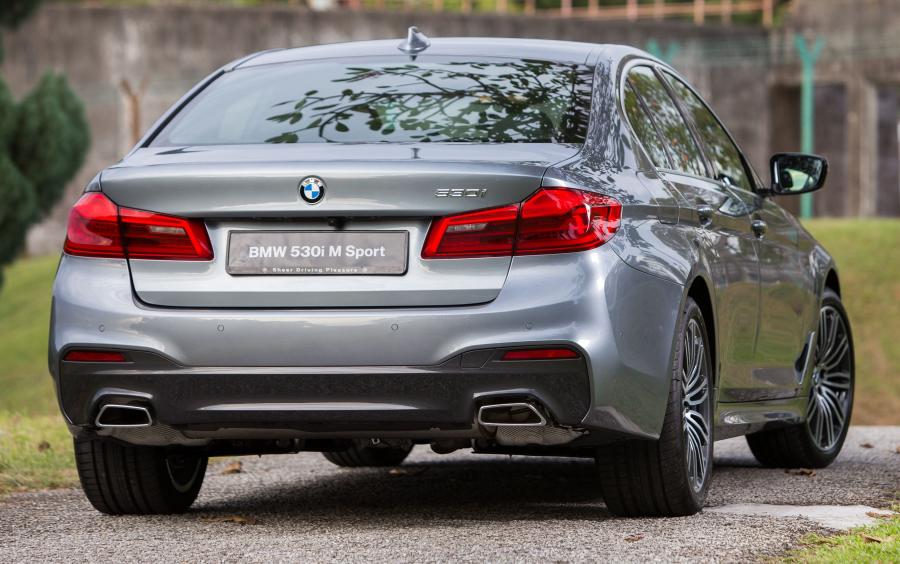  BMW 530i Sedan M Sport (G30) 2017 года  (MY) (фото 11 из 16)